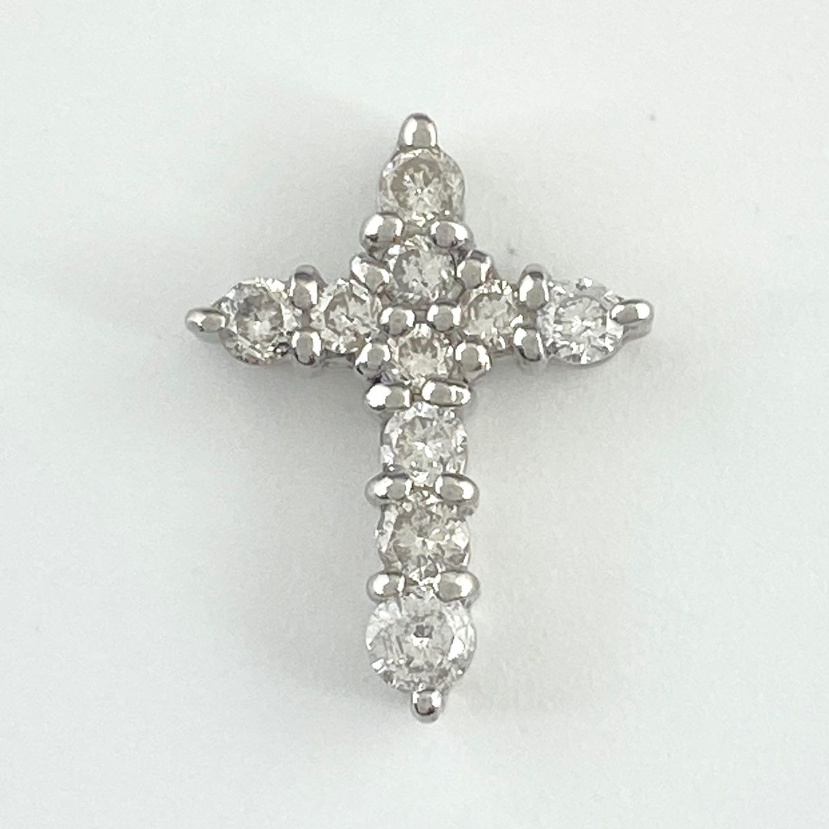 クロスモチーフ ペンダントトップ プラチナ メレダイヤ ペンダント  