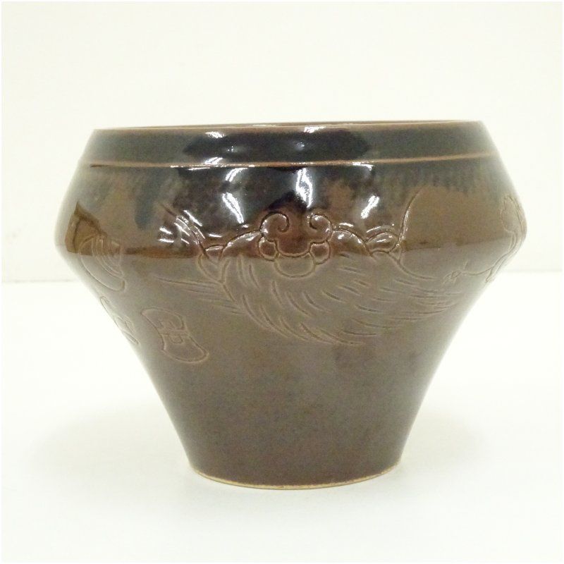 フェミニン 膳所焼 岩崎新定造 コマ形 宝尽し建水 共箱 茶道具 茶道 おしゃれ 道具 けんすい こぼし 茶器 お茶 抹茶 骨董 茶会 茶席 茶事 茶の湯 自慢