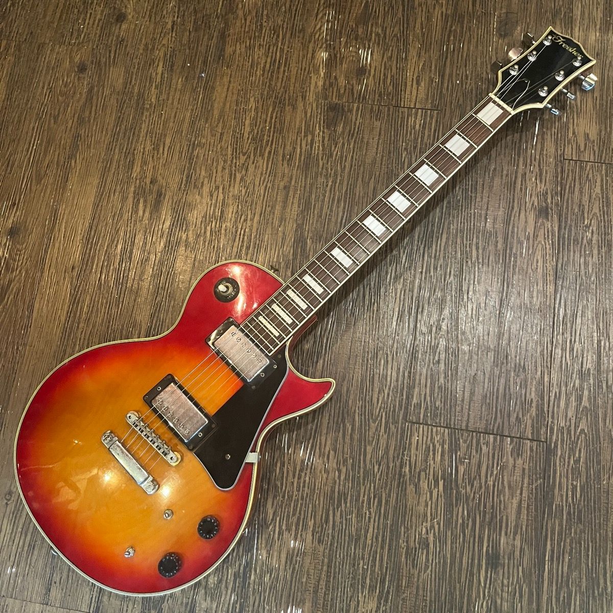 フレッシャー　Fresher frs 激レアエレキギターです Fresher SS-38 FRS Special Crimson Electric Guitar エレキ