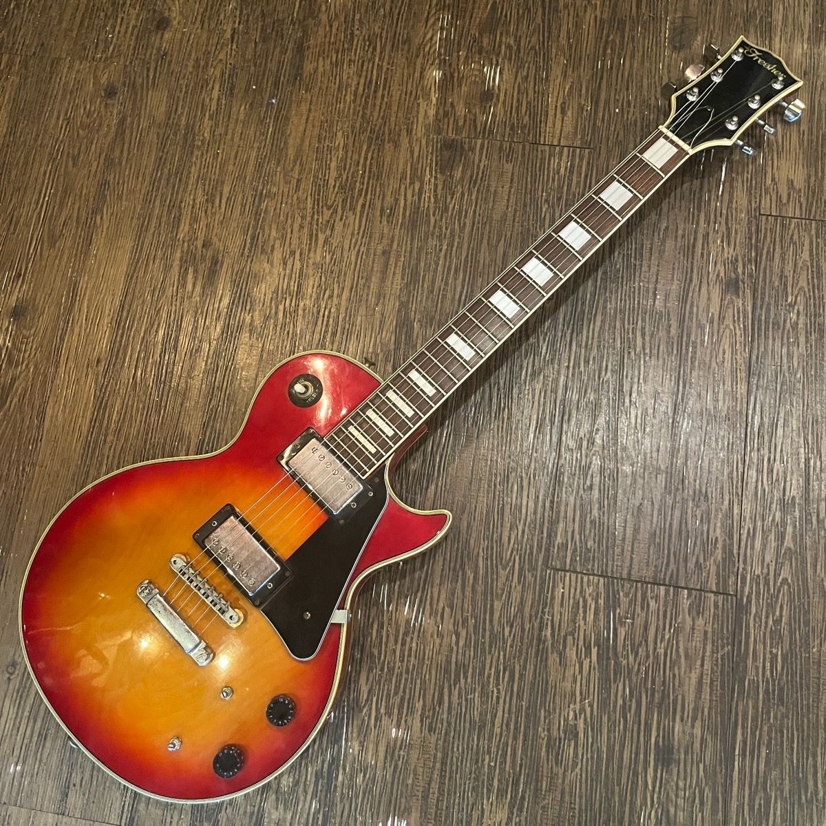 Fresher フレッシャー Les Paulタイプ エレキギター中身はシングルPUの 