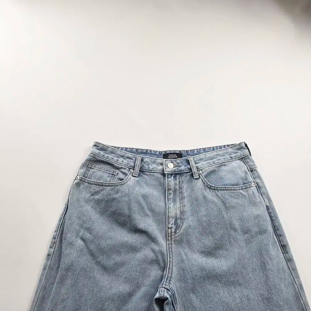 ストレートフィット デニム パンツ、ライトブルー ライトブルーデニムパンツ ストレートフィット Musinsa