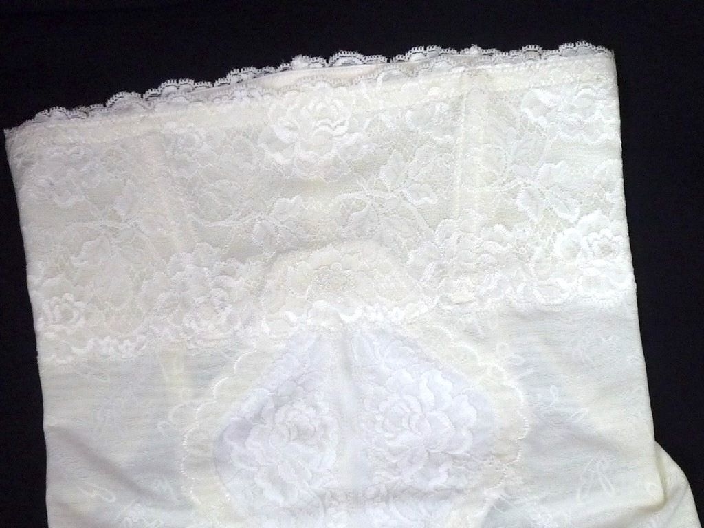 参考41800円 最 補正下着 シャンデール シャルム ハイウエストガードル Size70 ホワイト 豪華ストレッチレース ヒップUP _HW2