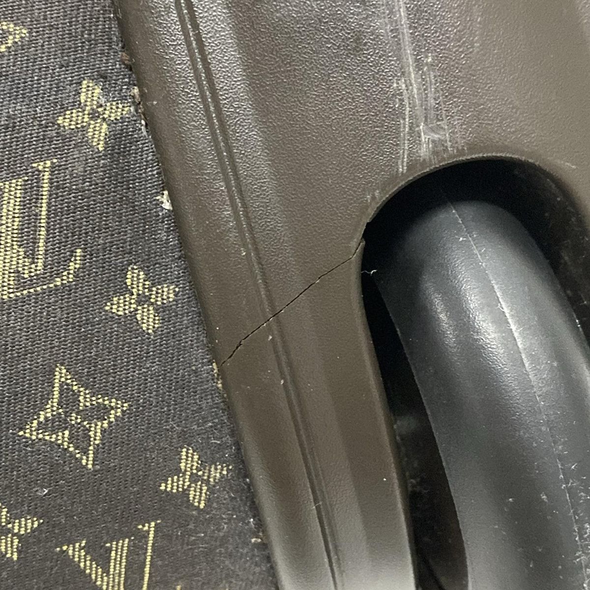 キャリーバッグ モノグラム