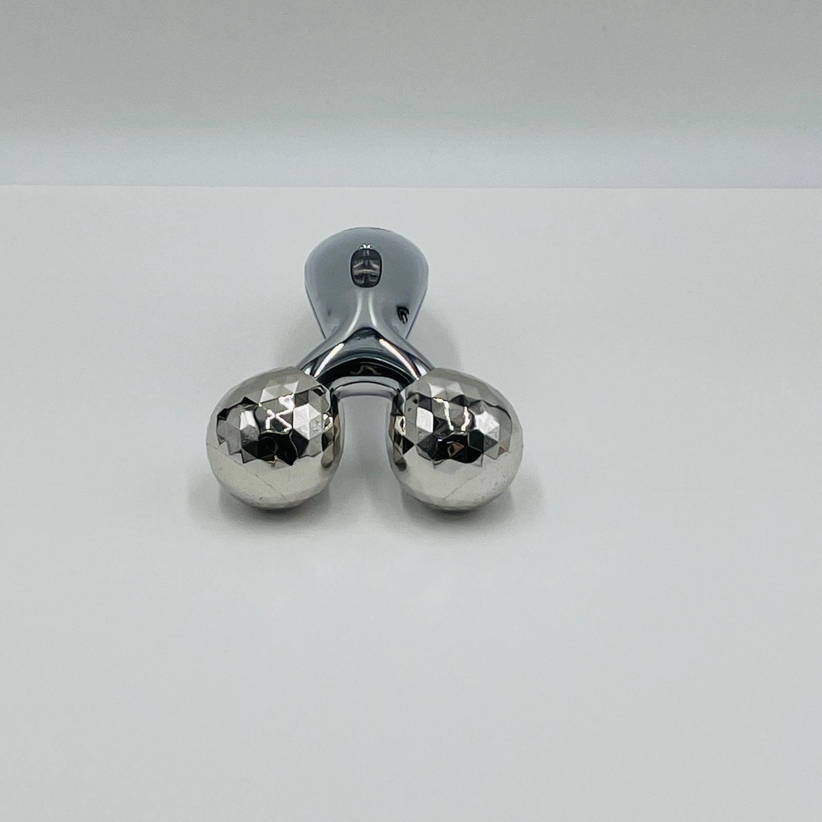 【新品未開封】美容ローラー ReFa CARAT PEC-L1706 ReFa MTG PEC-L1706 プラチナ電子ローラー CARAT リファカラット
