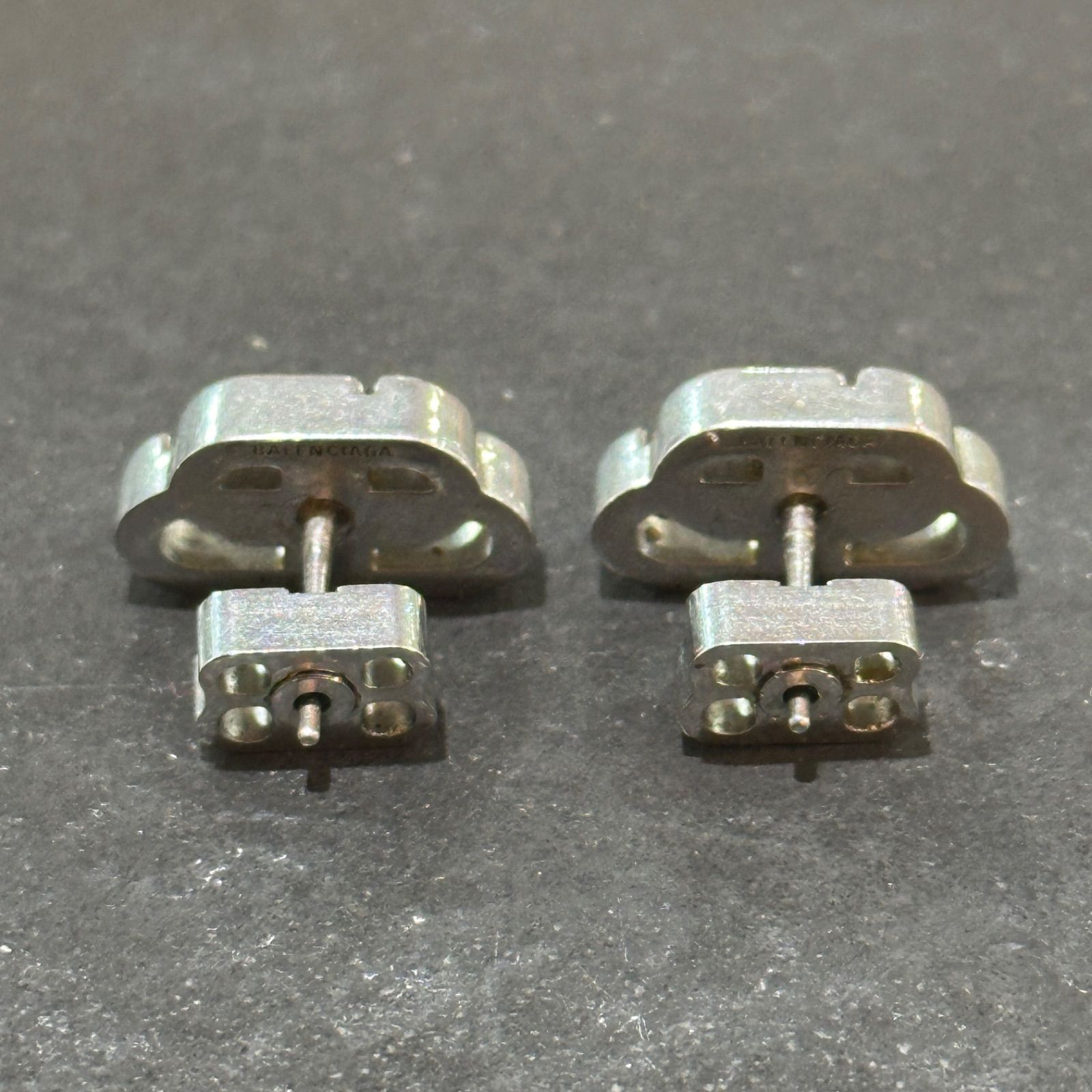 参考上代58300円 BALENCIAGA BB XS STUD ピアス イヤリング バレンシアガ シルバー 471M6