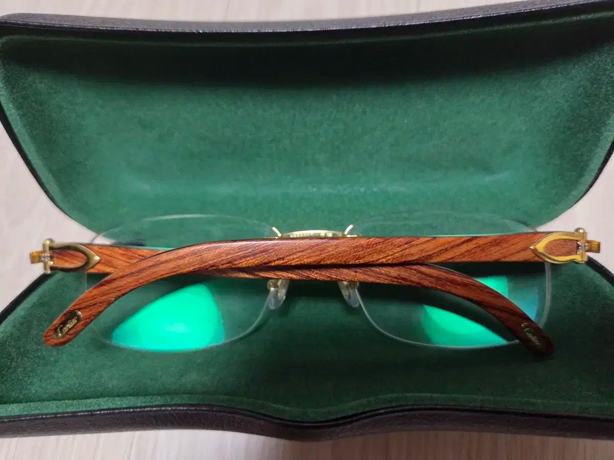 Cartier カルティエ　ウッドテンプルサングラス、眼鏡　度なし　超美品 カルティエ ウッド フチなし Cartier カルティエ ウッドテンプル