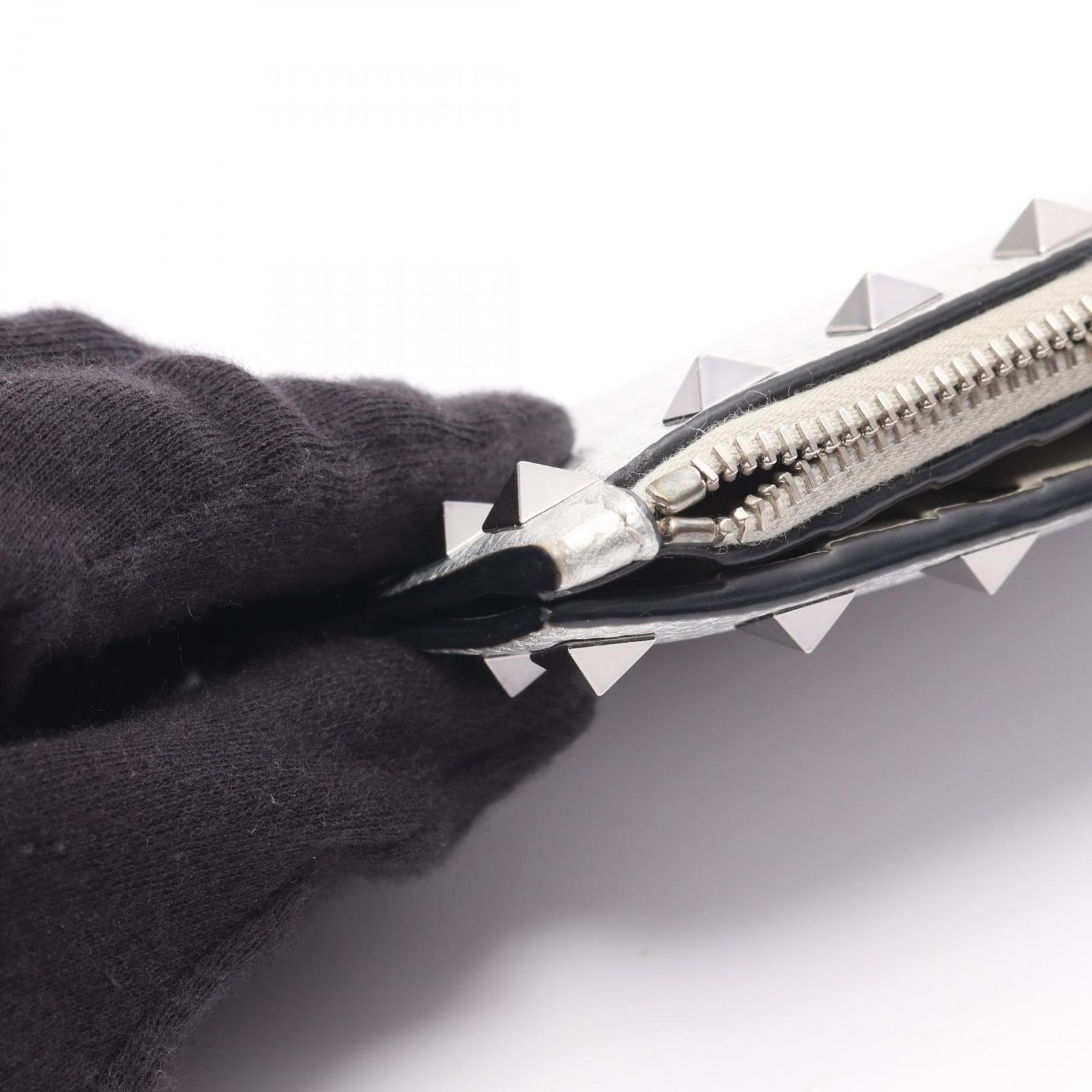 ヴァレンティノ・ガラヴァーニ Valentino Garavani 二つ折り財布  