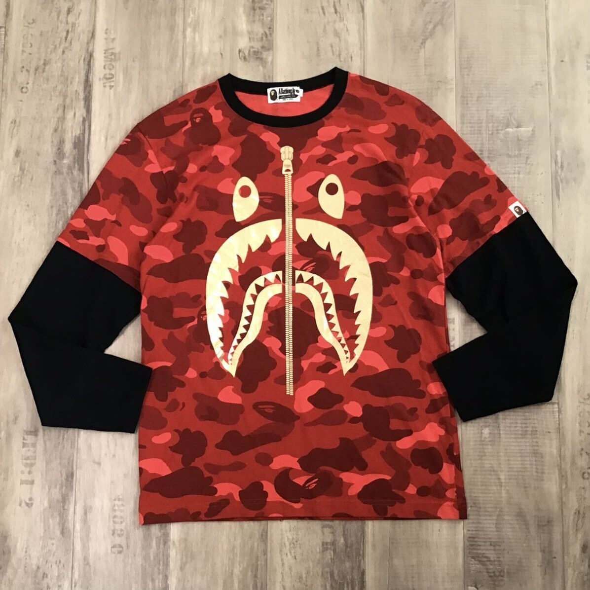 アベイシングエイプ　シャーク　ロングtシャツ A Bathing Ape】アベイシングエイプ シャークタイガー 迷彩ロンT