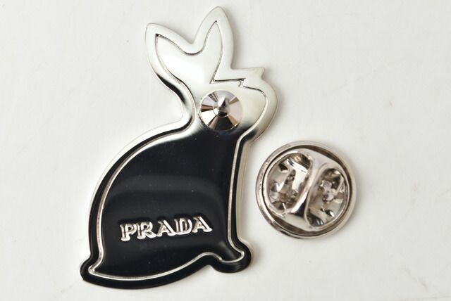 プラダ ピンブローチ/ピンバッジ 3点セット PRADA アクセサリー メタル