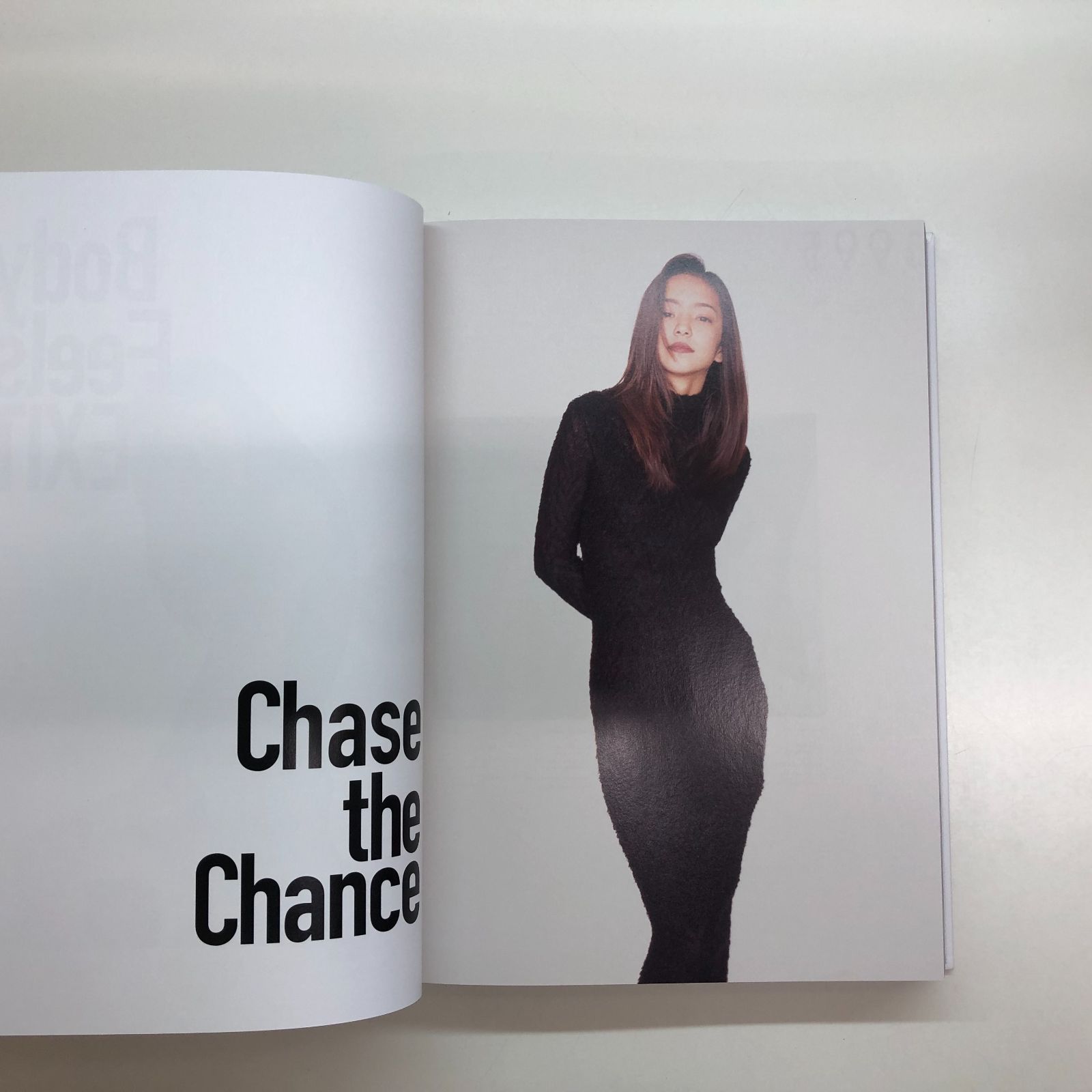 安室奈美恵　ファイナルスペース　フォトブック 81aVcHKsXXL._UF350,350_QL50_.jpg