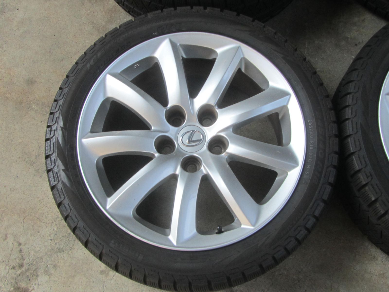 スタッドレス ピレリ