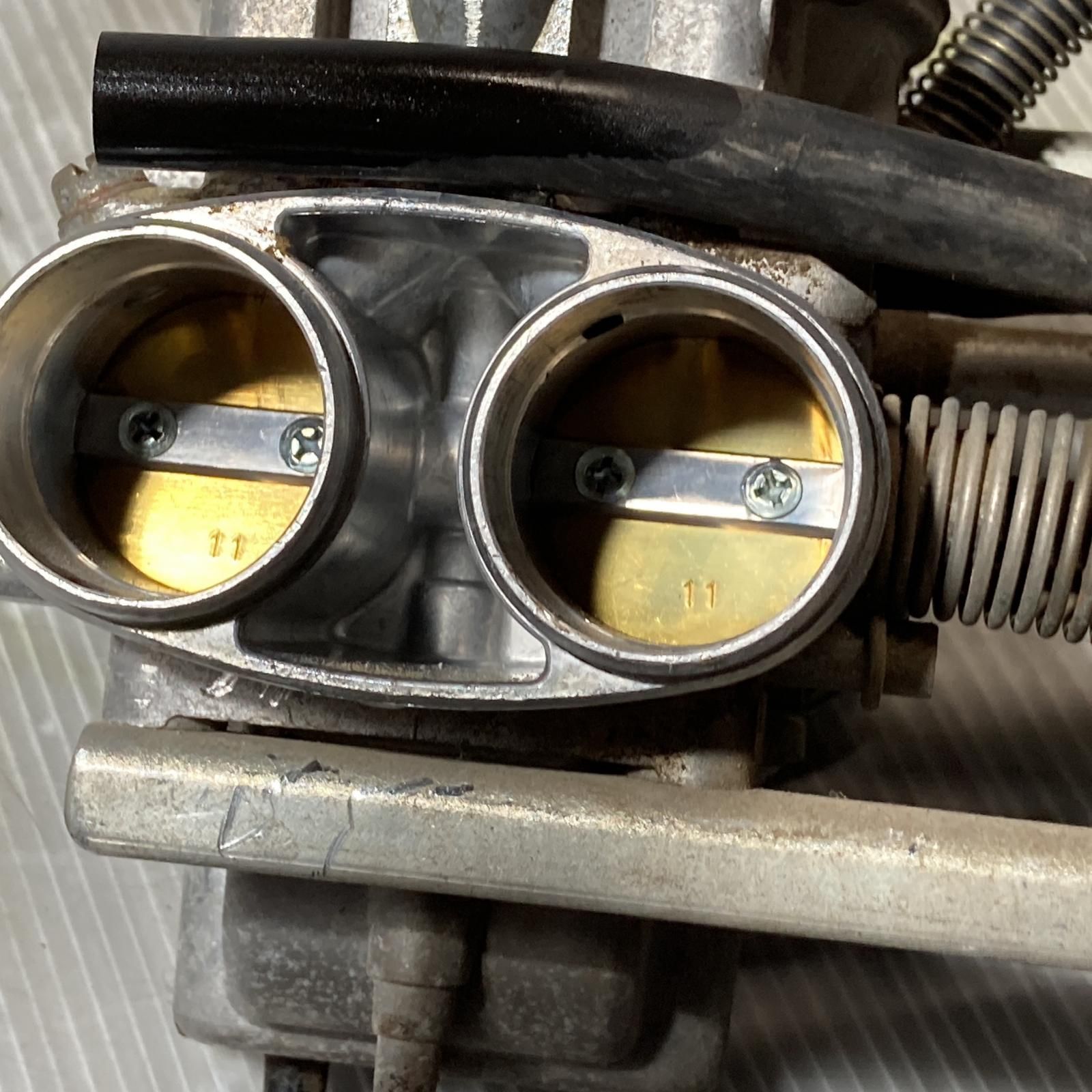 SUZUKI GSX-R400 キャブレター 純正 GSX-R GSXR400 (C-24-0920-25-21 