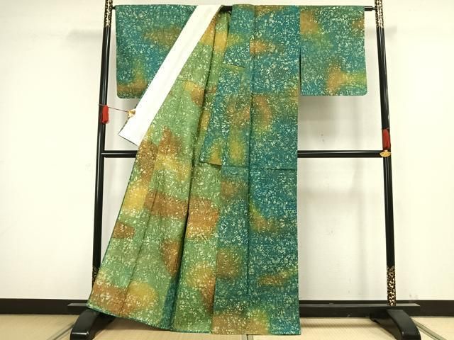 平和屋着物 本場大島紬 訪問着 総刺繍 蔓帯花文 黒地 正絹 逸品