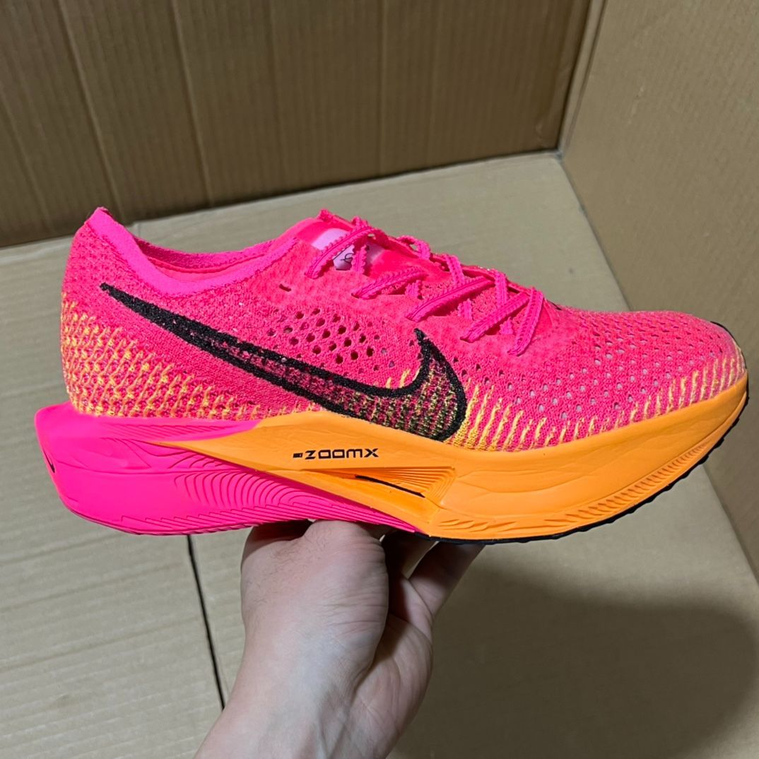 新品 未使用 Nike ZoomX Vaporfly 3 Hyper Pink Laser Orange ナイキ ズームX ヴェイパーフライ ネクスト％  3 ピンクオレンジ DV4129-600 男女兼用 - メルカリ