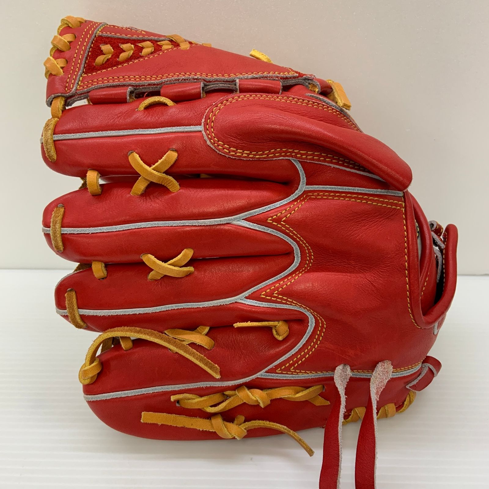 グローブ ピッチャー