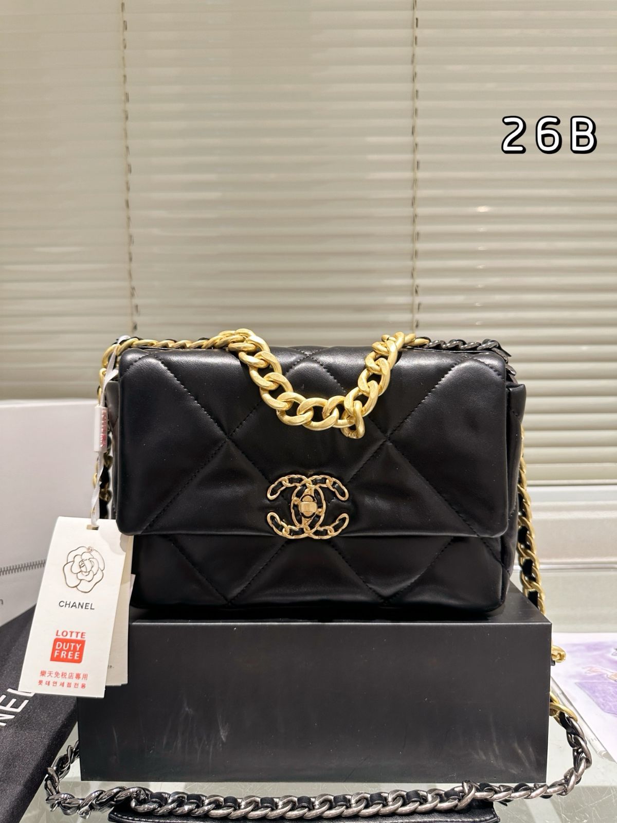 今日 Chanel 19 Flap Bag シャネル 19 フラップバッグ ブラック -WTO輸入1