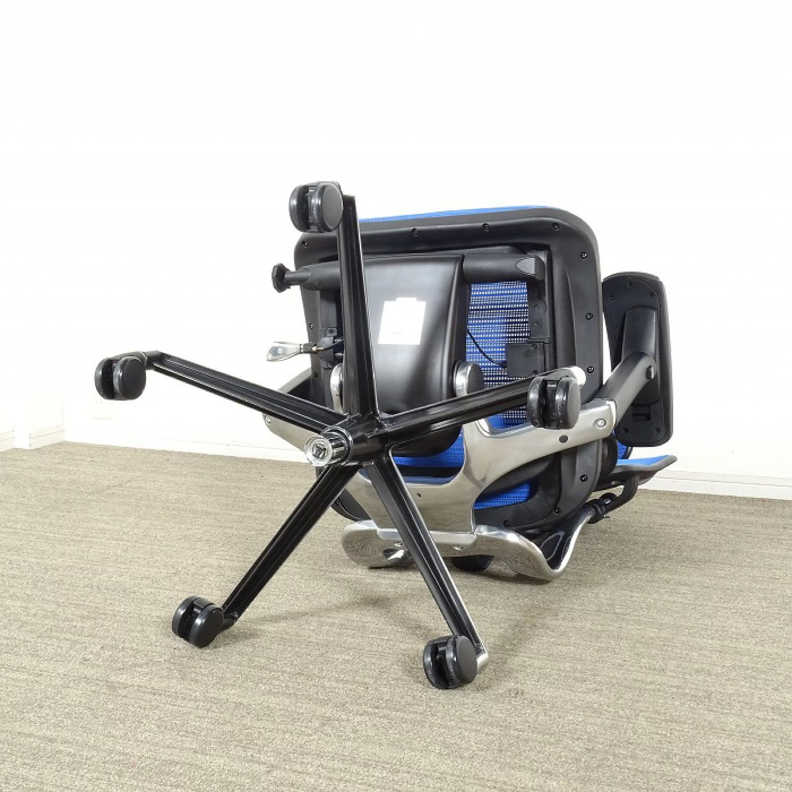 ヘッドレスト付き