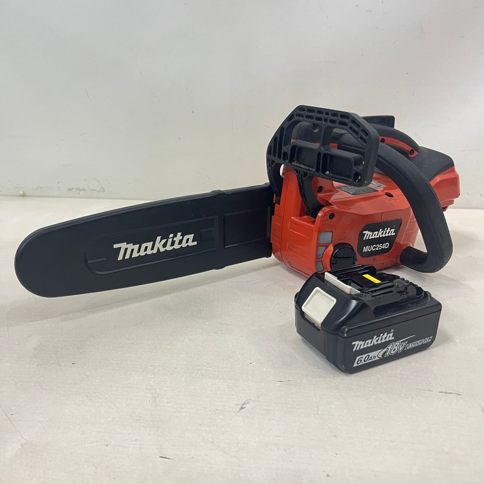 マキタ makita 250mm 充電式チェンソー 18V MUC254D 純正バッテリ付き