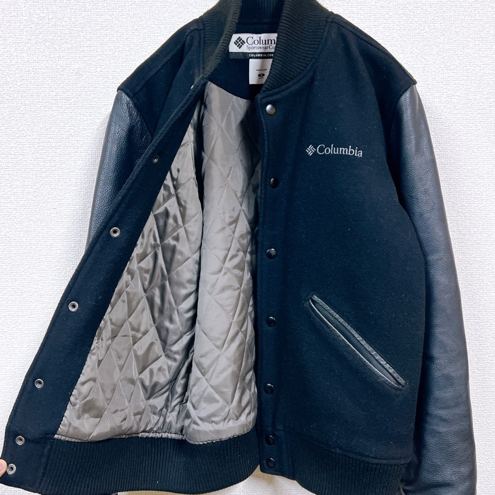 美品】Columbia コロンビア ブラック 刺繍ロゴ アウトドア メンズ S 