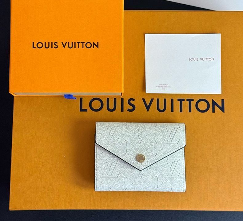 LOUIS VUITTON ルイヴィトン 折り財布 ホワイト