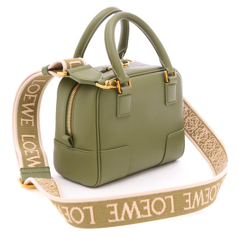 新品未使用 ロエベ アマソナ16 アボカド ロエベ バッグ アマソナ16 アボカドグリーン - メルカリ