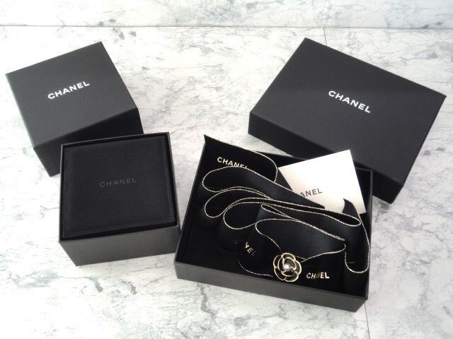 CHANEL 空箱 ベロアリボン チャーム 袋 カバー CHANEL 空箱 ベロアリボン チャーム 袋 カバー