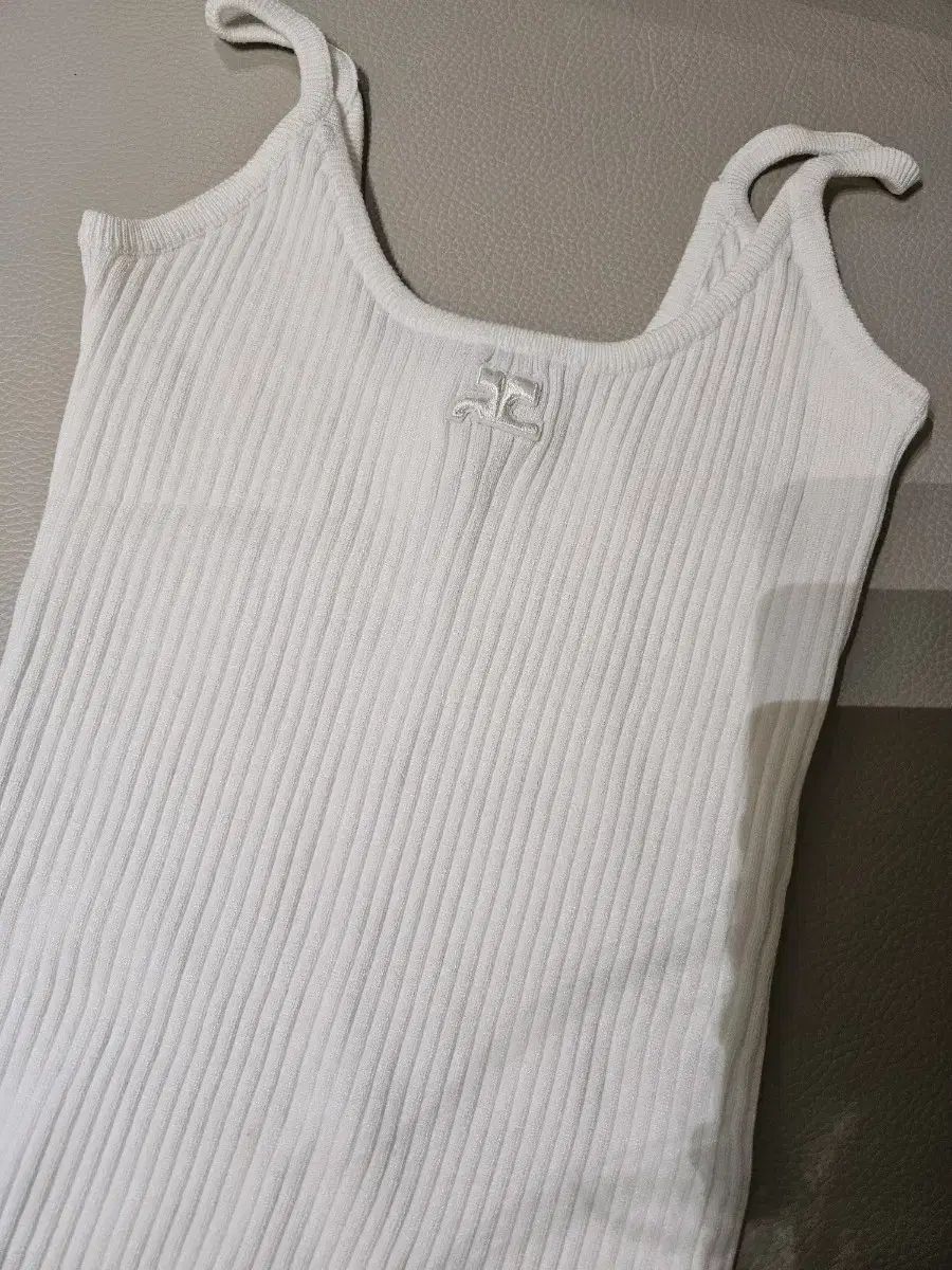 Courreges クレージュ courreges 白 ニット ノースリーブ M サイズ