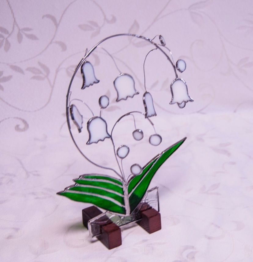 ステンドグラスすずらん置物ガラスインテリア鈴蘭お花 - メルカリ