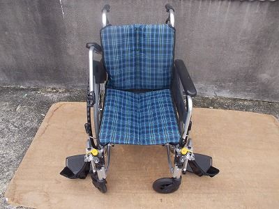 一部地域を除く ミキ MIKI 自走用車いす スキット SKT-4 TS-25-1020-02