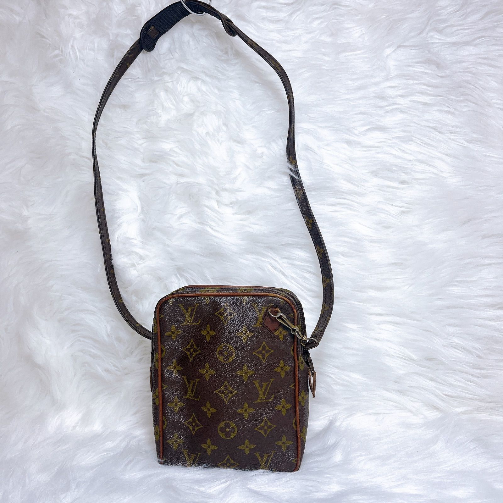 ショルダーバッグ