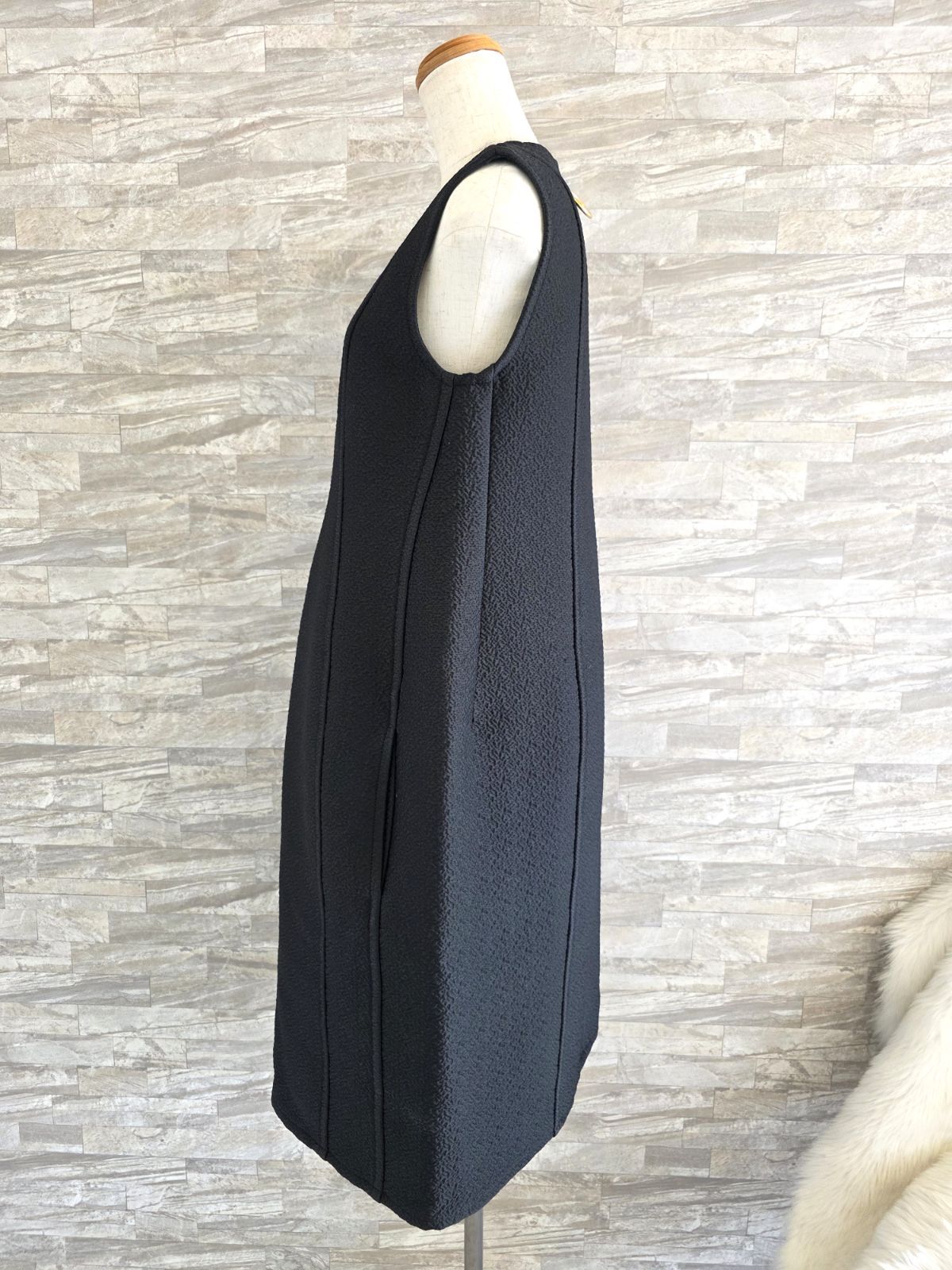美品 CELINE セリーヌ ワンピースノースリーブ 黒 XL 綿100％ 美品 CELINE セリーヌ ワンピースノースリーブ 黒 XL 綿100