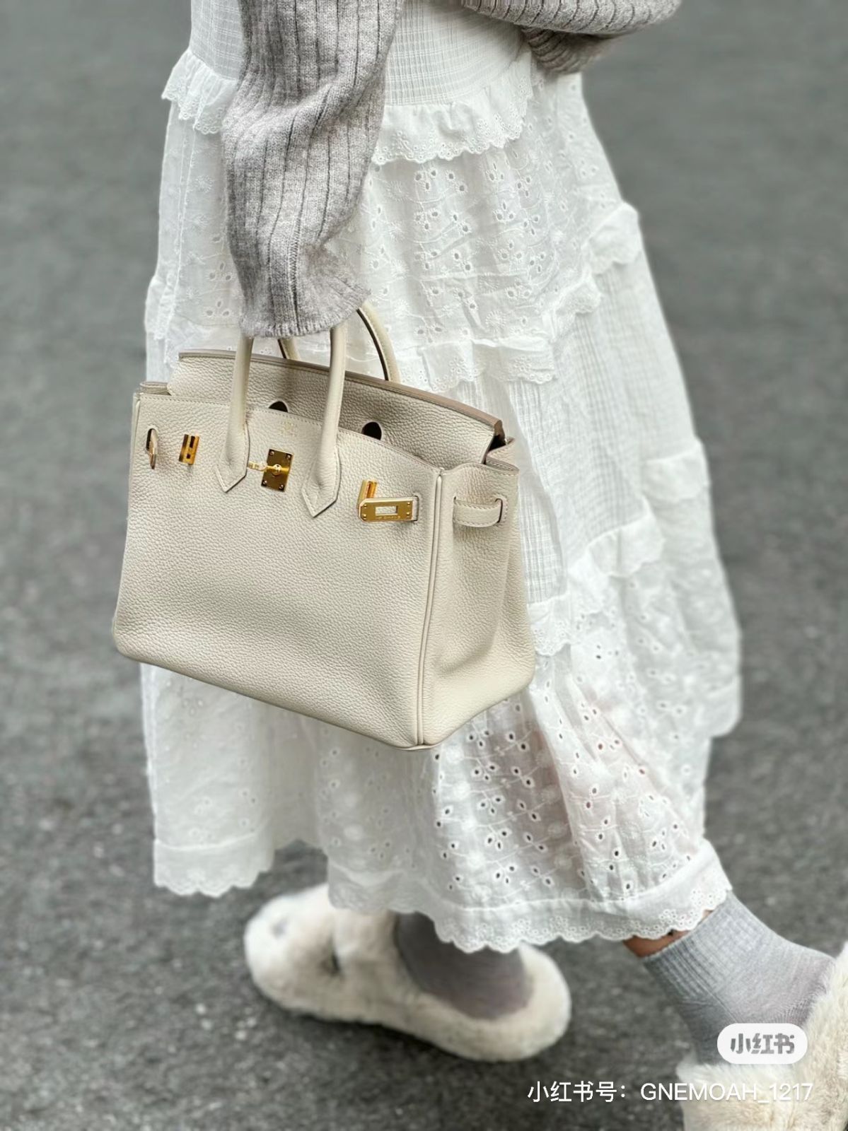 エルメス　ブルゾン♡ 34サイズ 本日のみお値下げ中！早いもの勝ち♡ HERMES(エルメス) ジップアップブルゾン ホワイト×ライトブルー