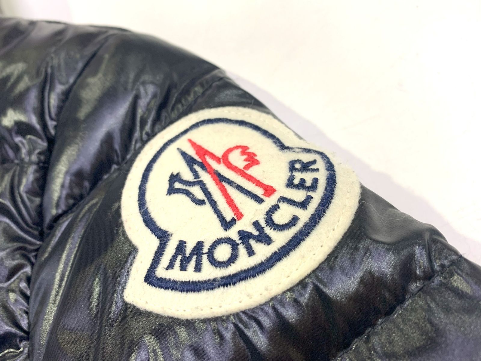MONCLER モンクレール CLAIRE クレア デカロゴワッペン 00 黒 【公式通販】