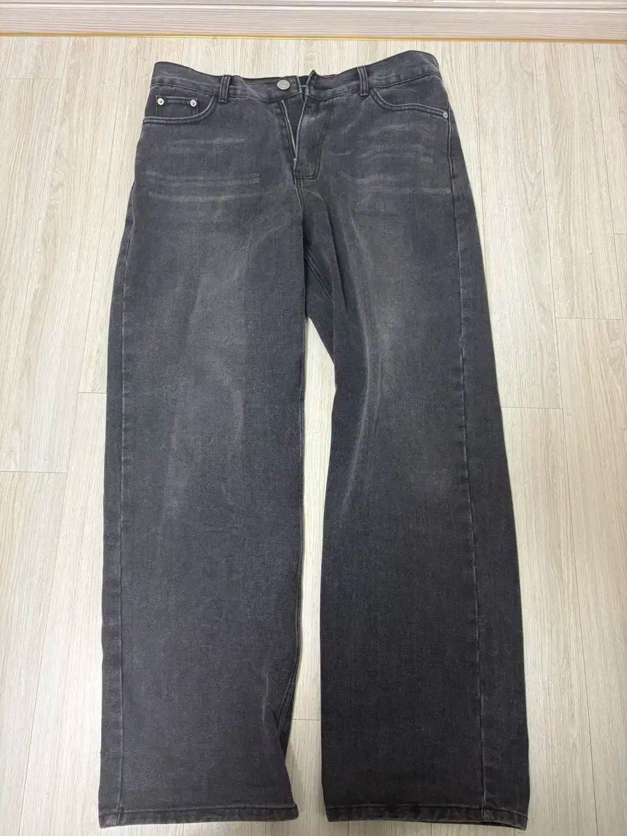 セミーワイド ブラックデニム