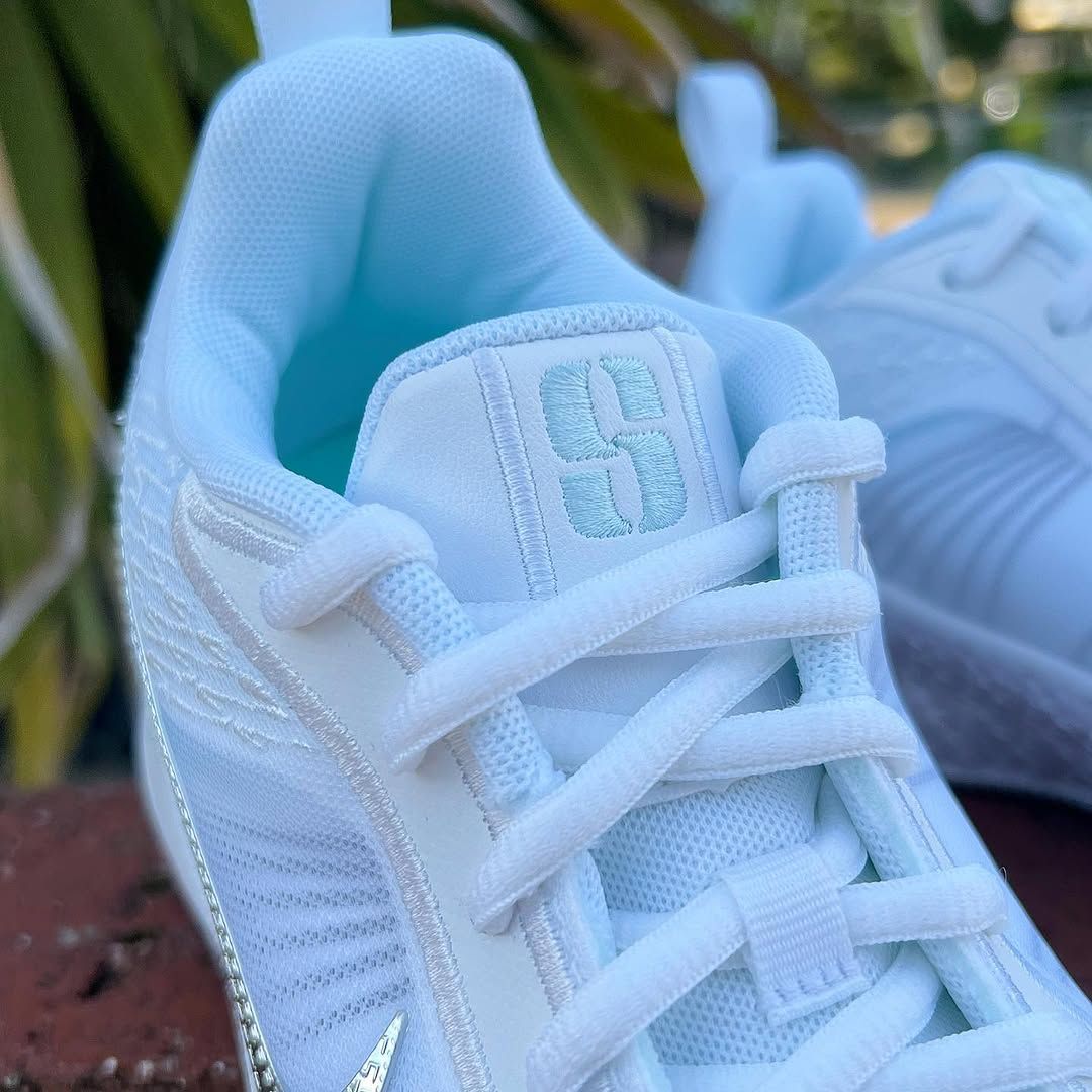 ナイキ サブリナ