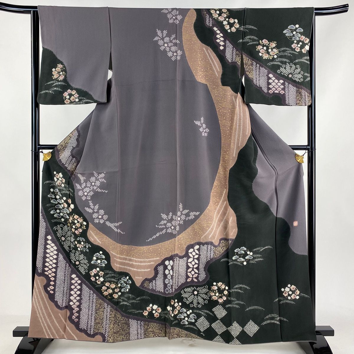 紬 身丈165.5cm 裄丈63cm 正絹 名品 【中古】（黒留袖 身丈160.5cm 裄  