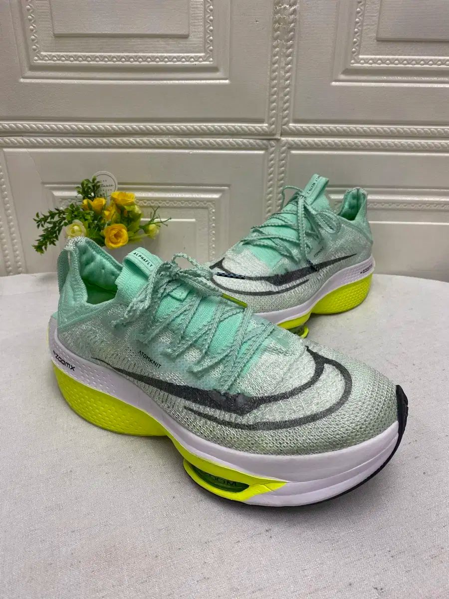 NIKE ナイキ エアズーム アルファフライ スニーカー