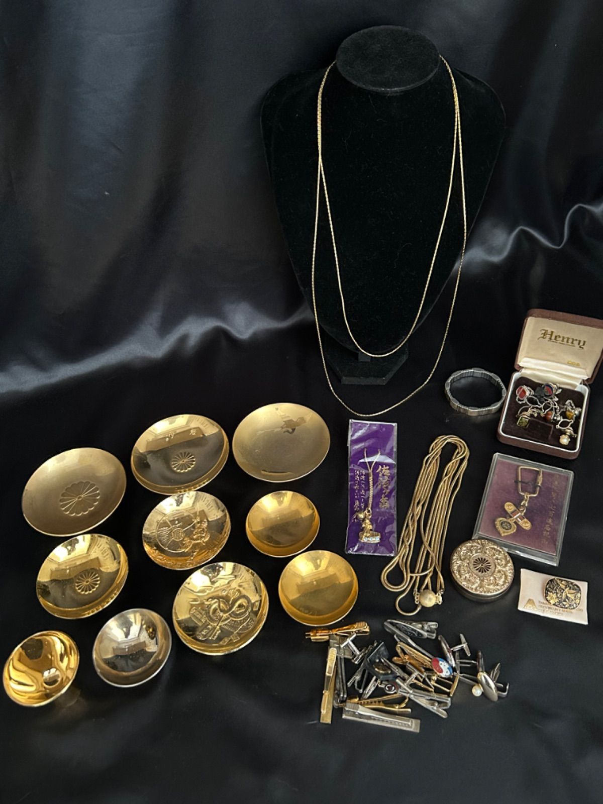 遺品整理 生前整理 金杯大量 菊紋 鶴亀 蛇 24K GP アクセサリー チェーンネックレス タイピン カフス ブレス 18K GF 象嵌 パール 真珠 AH5