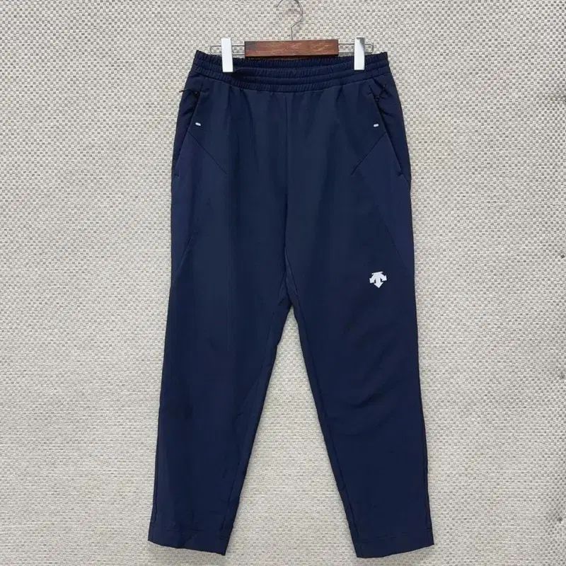 【雷市場（ポンジャン）商品韓国直送】 DESCENTE(デサント) スポーツ 裏起毛 トレーナー トラックパンツ 90 S05836