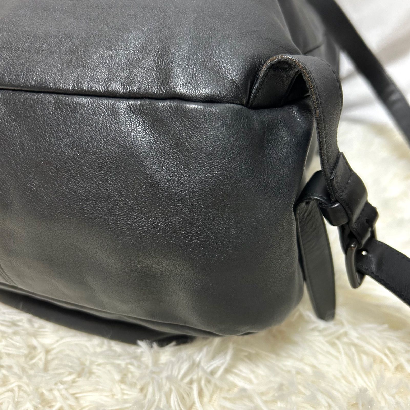 美品 GIORGIO ARMANI ジョルジオアルマーニ レザー リュック ブラック 