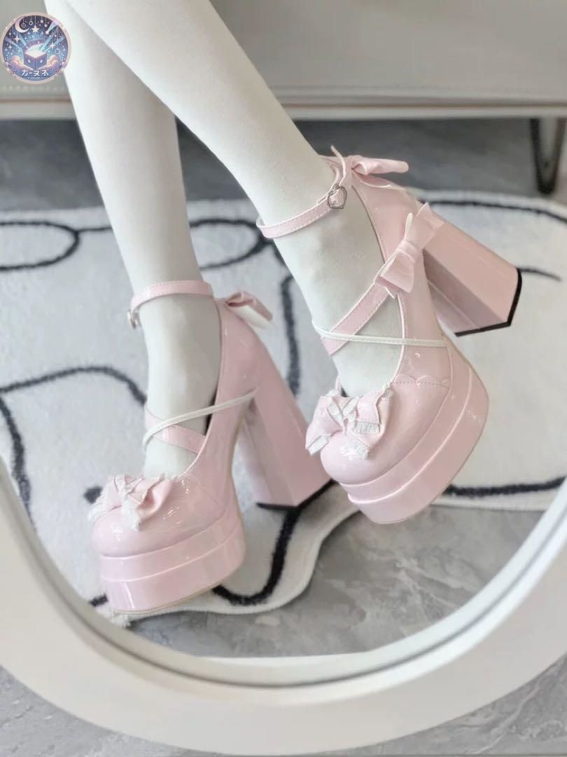 ロリータファッション厚底ヒール