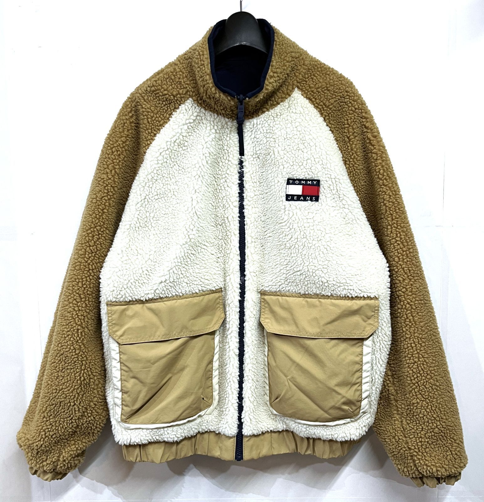 Tommy Jeans トミージーンズ リバーシブルボンバージャケットの通販は 