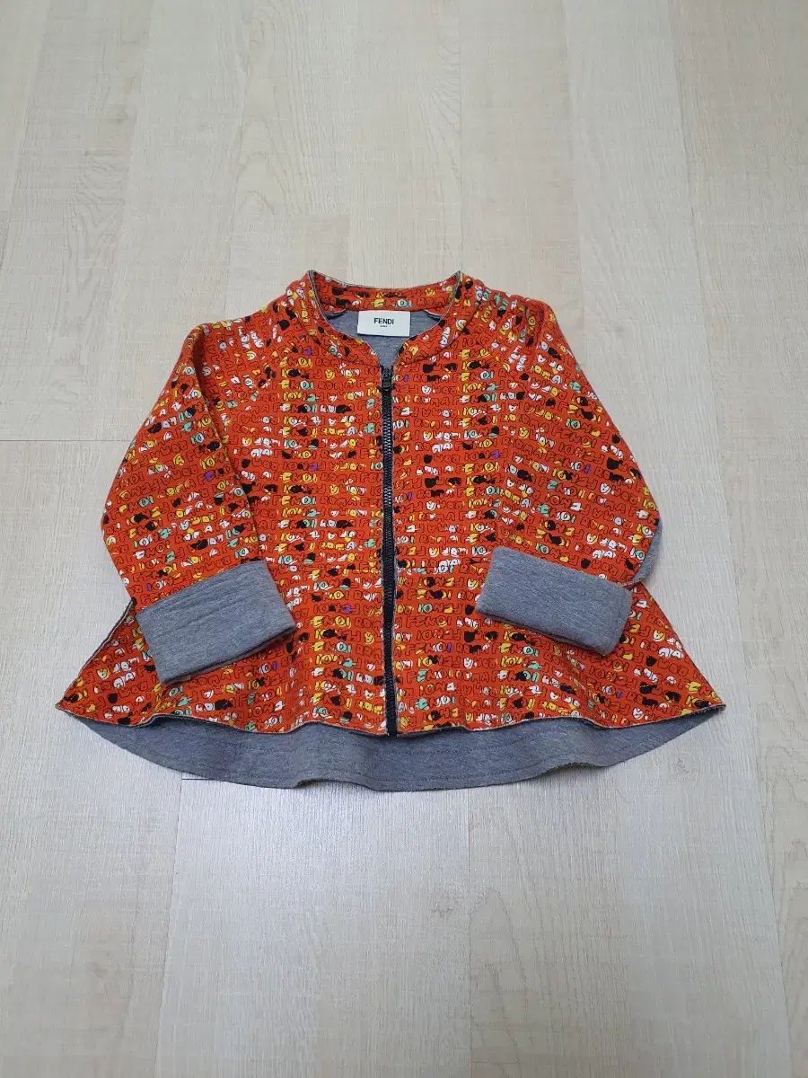4A フェンディキッズ ジップアップ ブルゾン