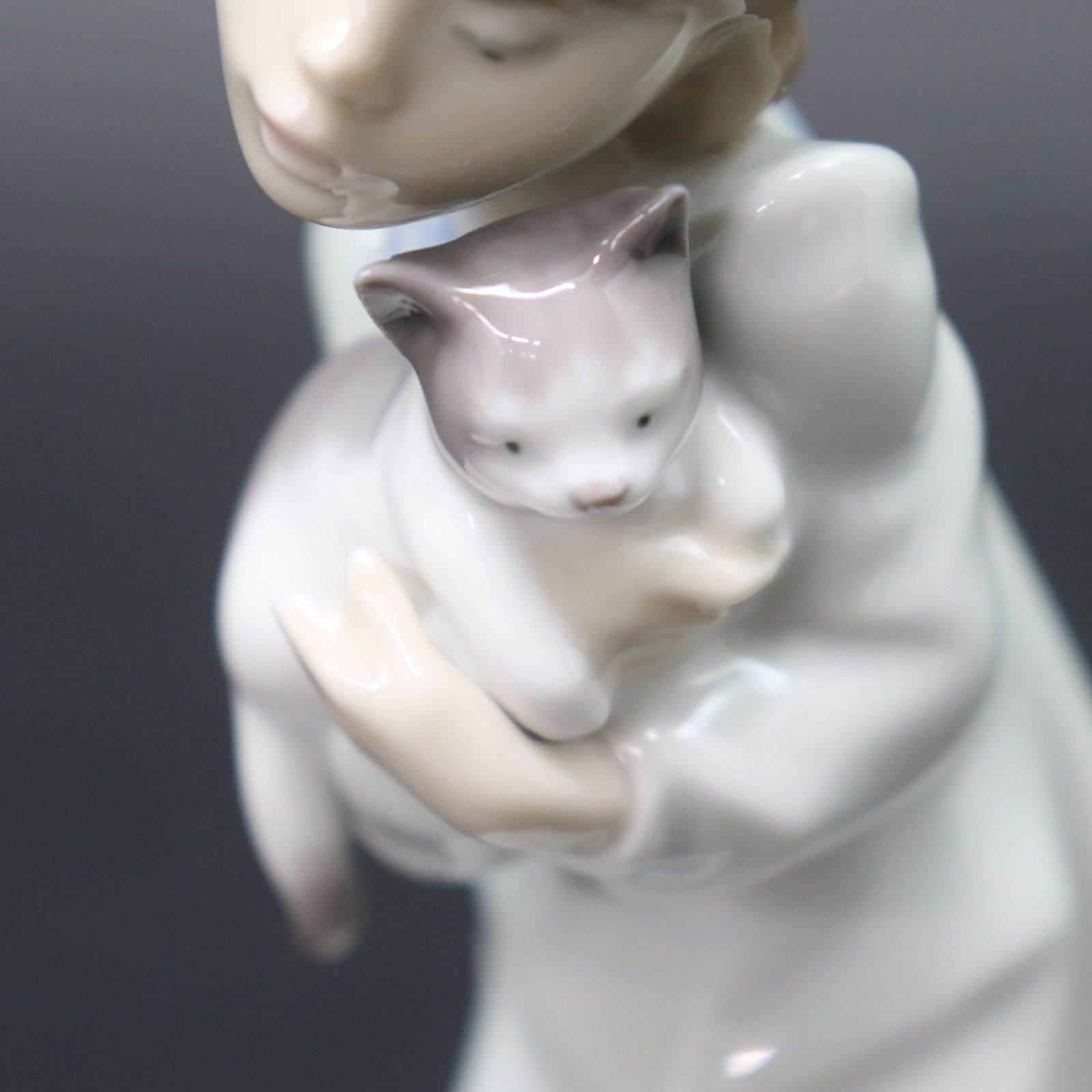 ITAUP45B25S8 LLADRO リヤドロ おねむの子猫 #5712 ネコ 少女