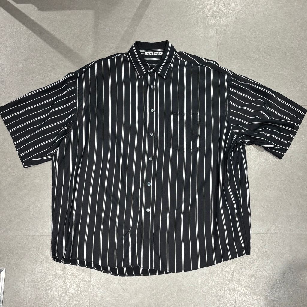 Acne Studios 黒 半袖　オーバーサイズシャツ Acne Studios ACNE STUDIOS(アクネ ・ストゥディオズ) BIG RELAX