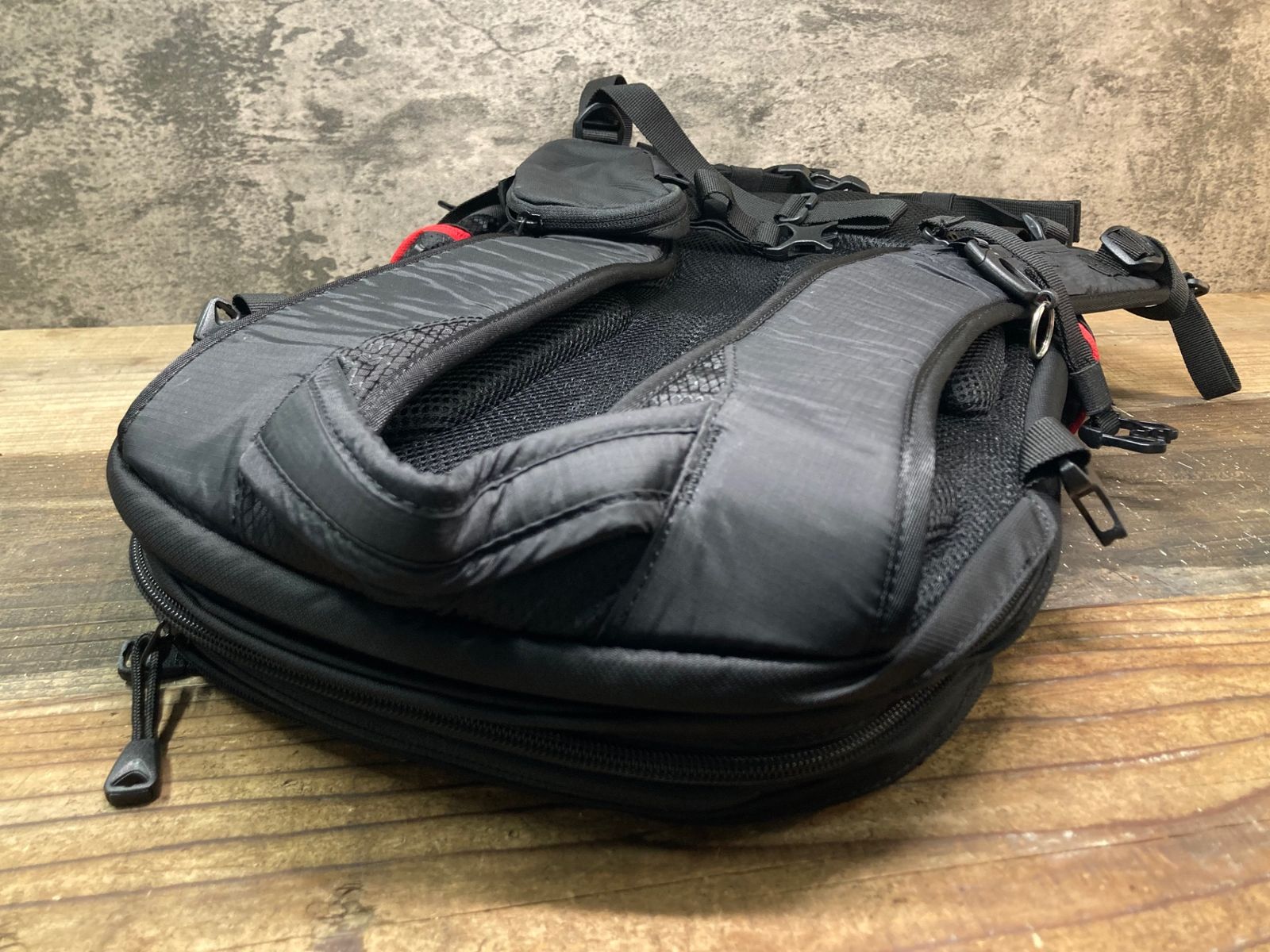 IN588 シマノ SHIMANO T30 サイクリングバッグ バックパック 16L 黒