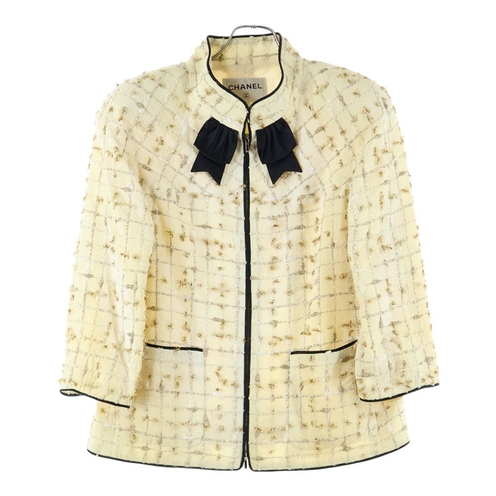 CHANEL シャネル ココマーク 裏地シルク リボンモチーフ スタンド ツイードジャケット ホワイト ゴールド レディース P61190V46745