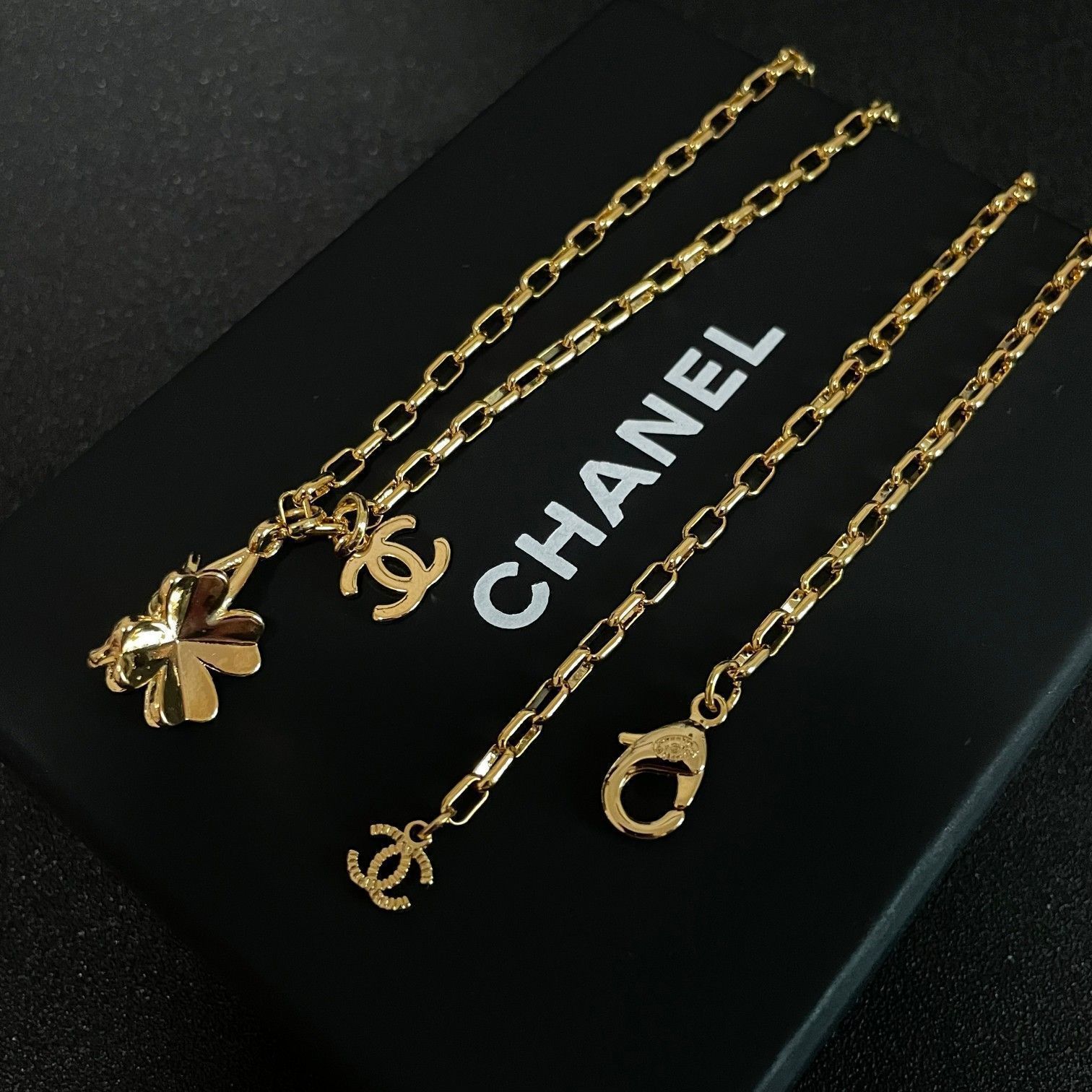 今日特価】Chanel ヴィンテージ アルファベットネックレス 送料