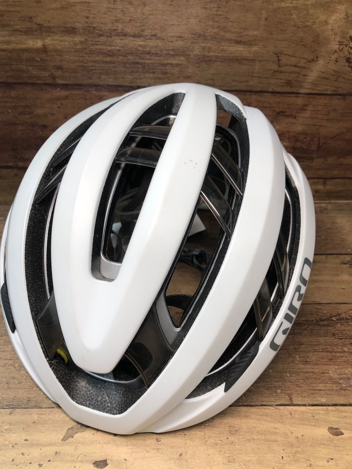 IN373 ジロ GIRO アリーズ スフェリカル ARIES SPHERICAL ヘルメット 白 59-63 2025 9製造 Mips