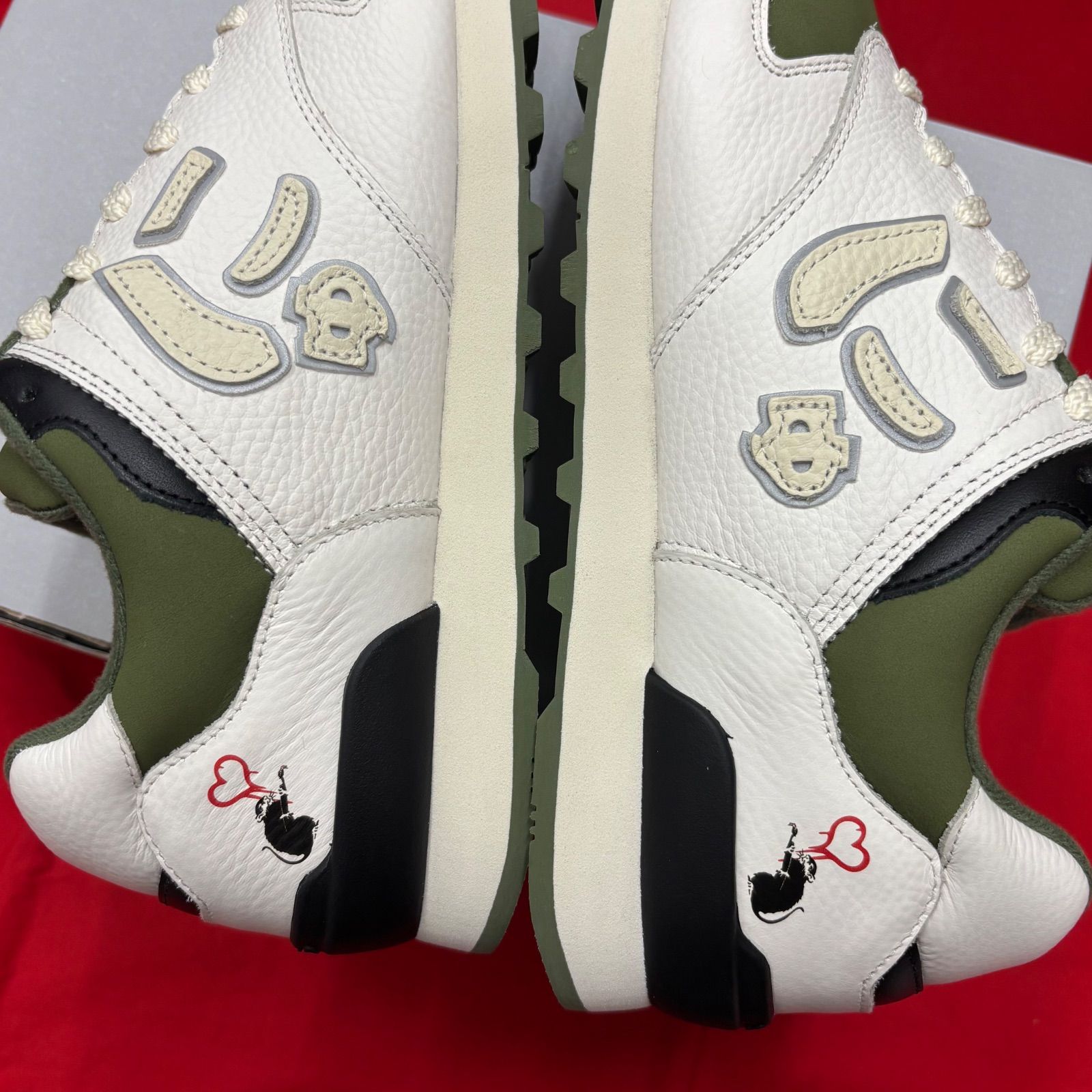 バンクシー にゅBLOW『BRANDALISED』バンクシーグラフィティフォト | SANGACIO